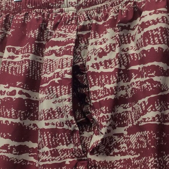 Nike NCAA Virginia Tech Hokies Athletic Shorts Mens Size S Maroon/Tan Athleisure - Picture 7 of 12